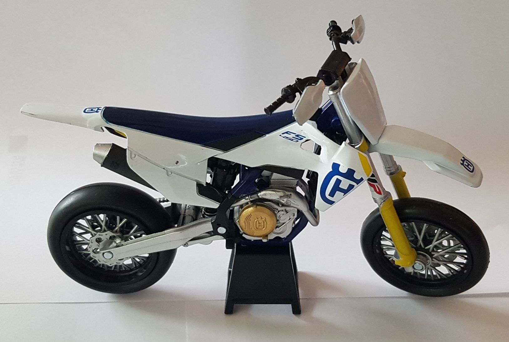 NEW RAY Mini Modell FS 450 2019, 1:12